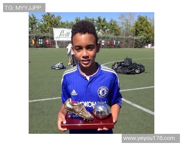 穆西亚拉的崛起之路：从青训小将到足坛新星的辉煌历程